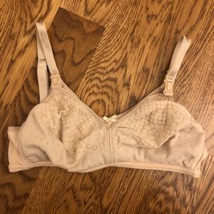 Medela Nursing bra 34c